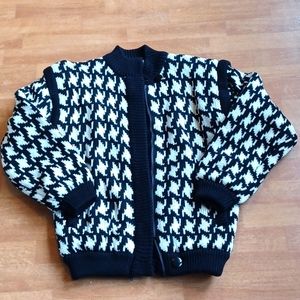 Winter jacket women's size medium Accent on you black and white knit